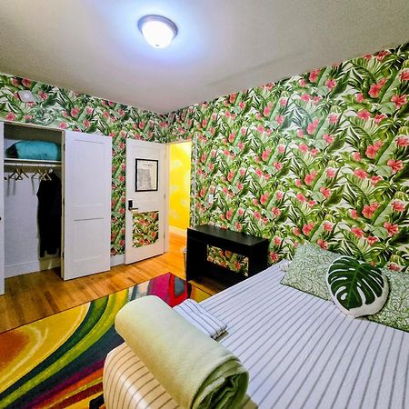 Tropical Comfort Room In Harlem Cozy Stay With Snacks & Style New York Buitenkant foto