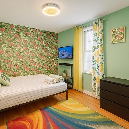 Tropical Comfort Room In Harlem Cozy Stay With Snacks & Style New York Buitenkant foto