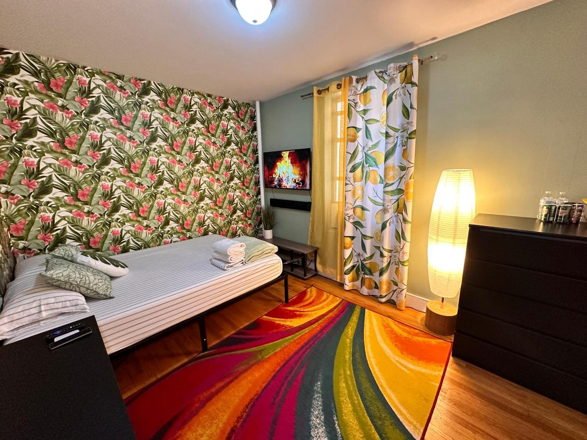 Tropical Comfort Room In Harlem Cozy Stay With Snacks & Style New York Buitenkant foto