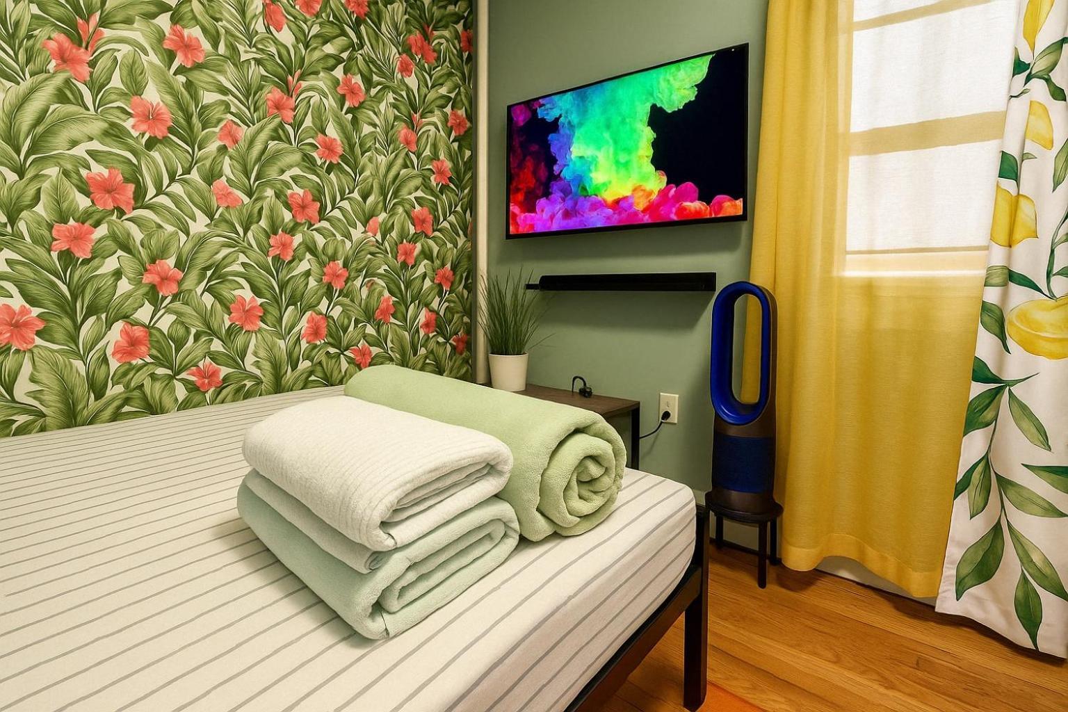 Tropical Comfort Room In Harlem Cozy Stay With Snacks & Style New York Buitenkant foto